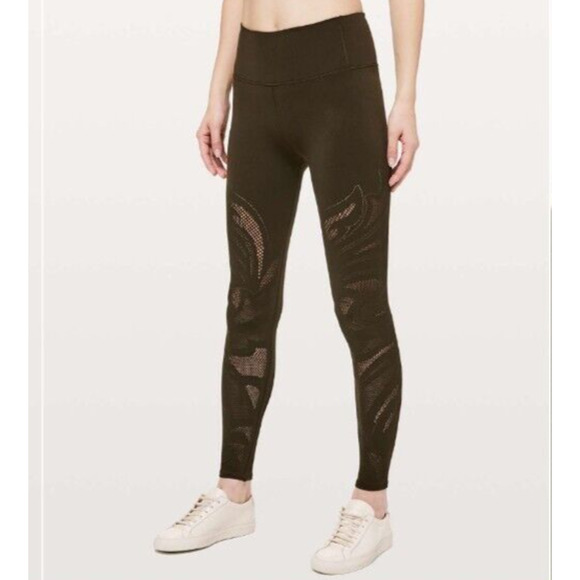 Lululemon‎ Reveal Tight En Avante 26" Olive Green Size 4 - Picture 2 of 13